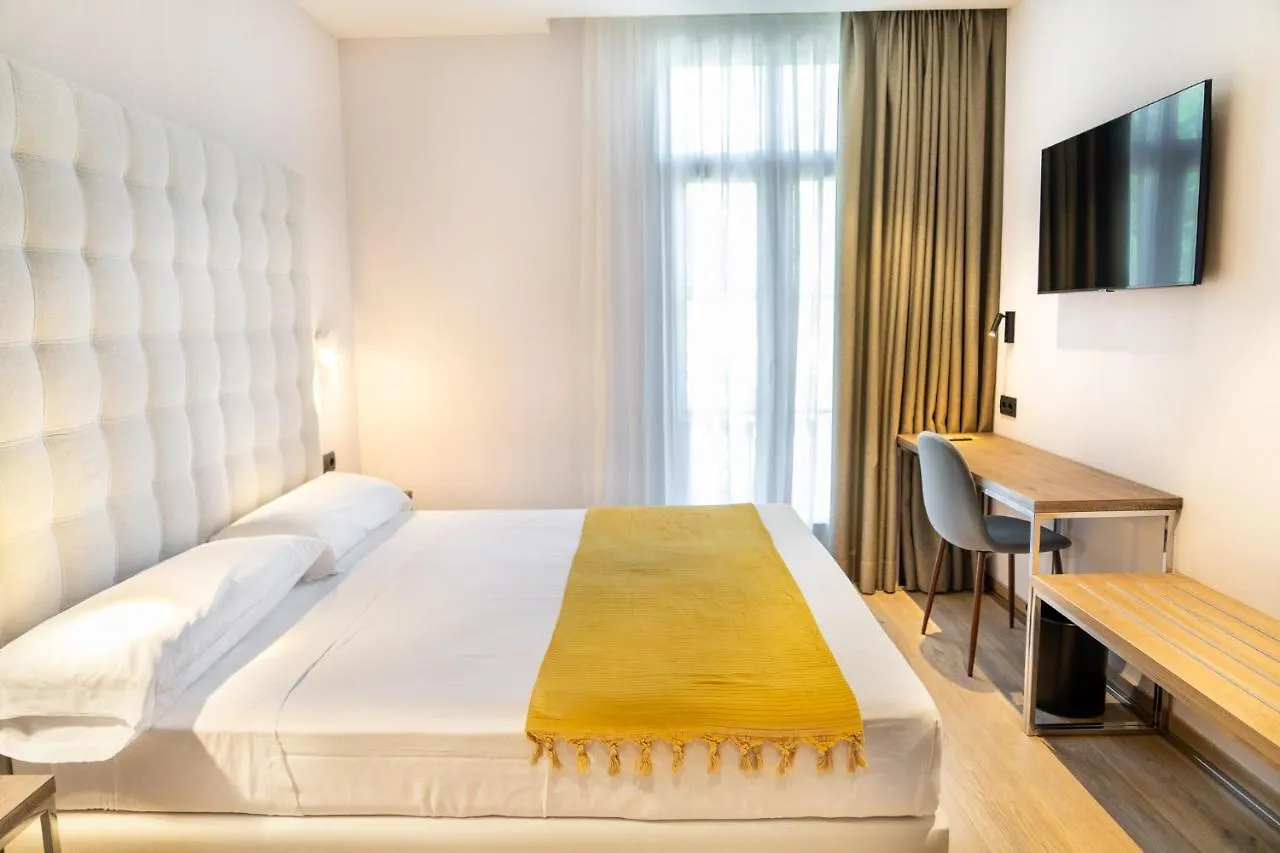 ***  Caledonian Hotel Barcelona Spain