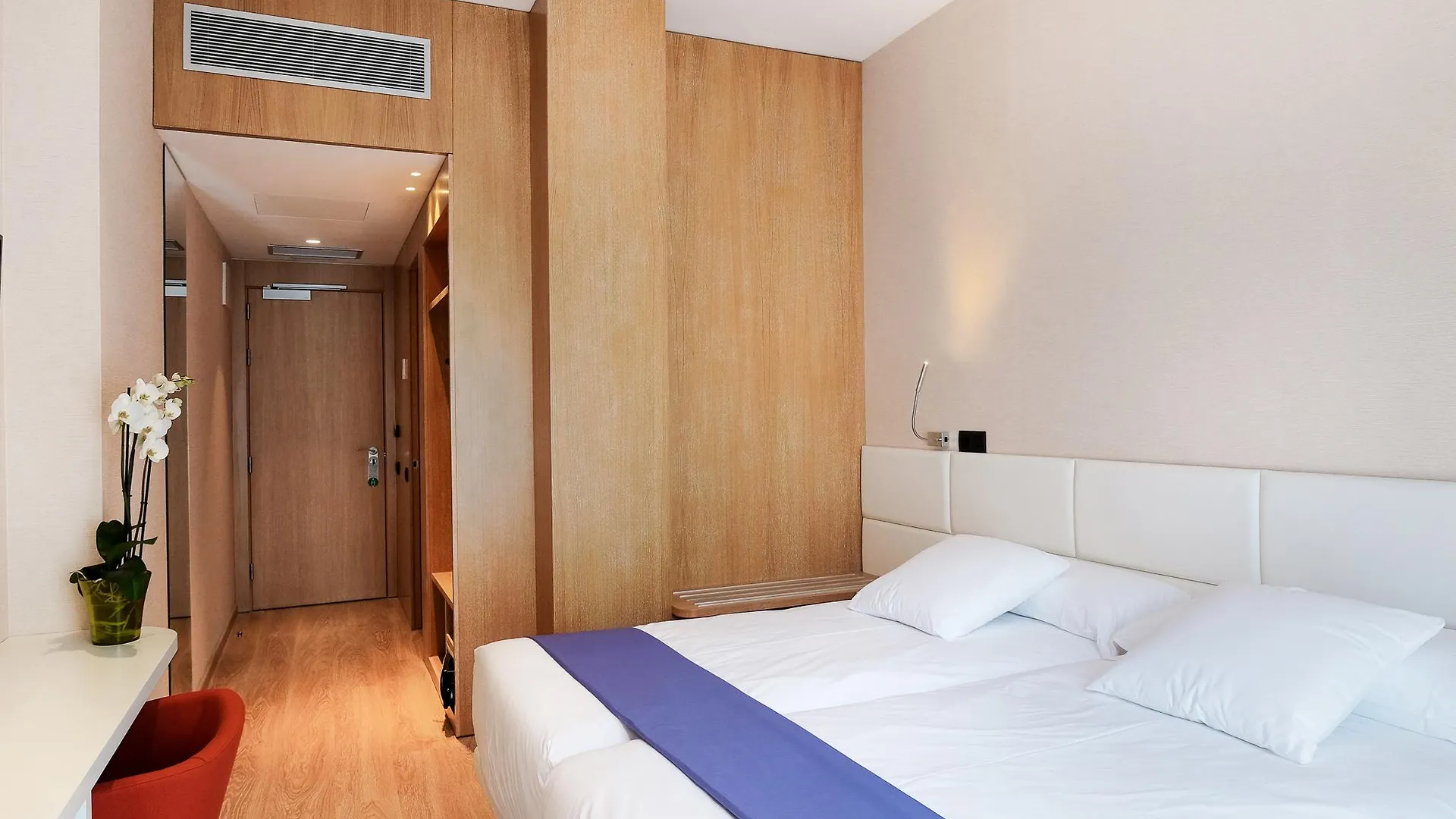 Caledonian Hotel Barcelona 3*,  Spain