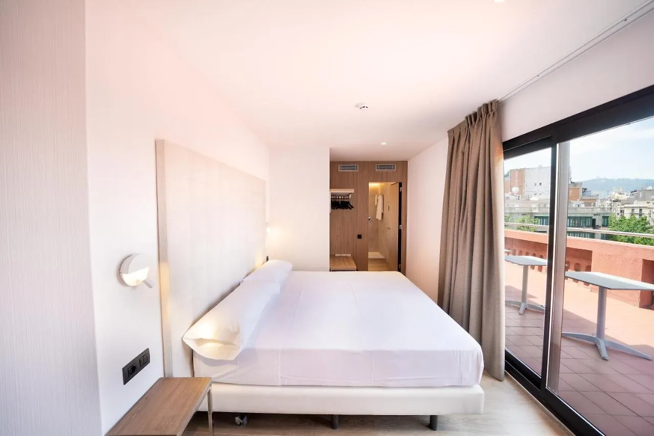 Caledonian Otel Barselona 3*,