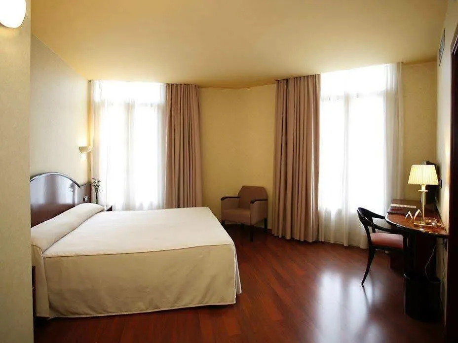 Caledonian Otel Barselona